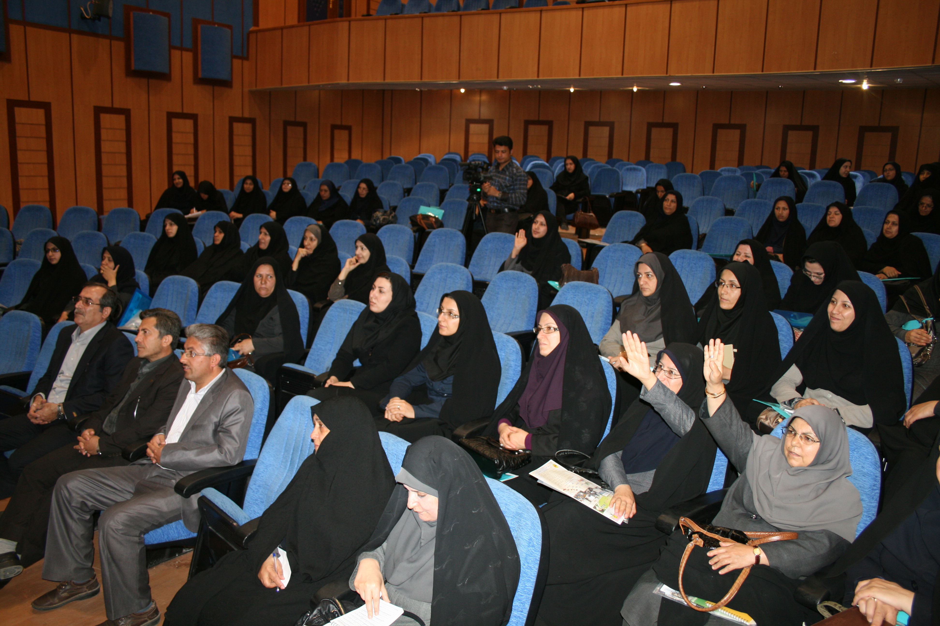 برگزاری همایش زنان ، مدیریت مصرف برق ،حمایت ازسرمایه ایرانی 